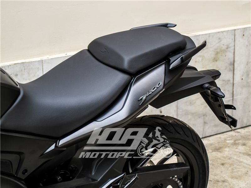 Мотоцикл BAJAJ DOMINAR 400, Черный