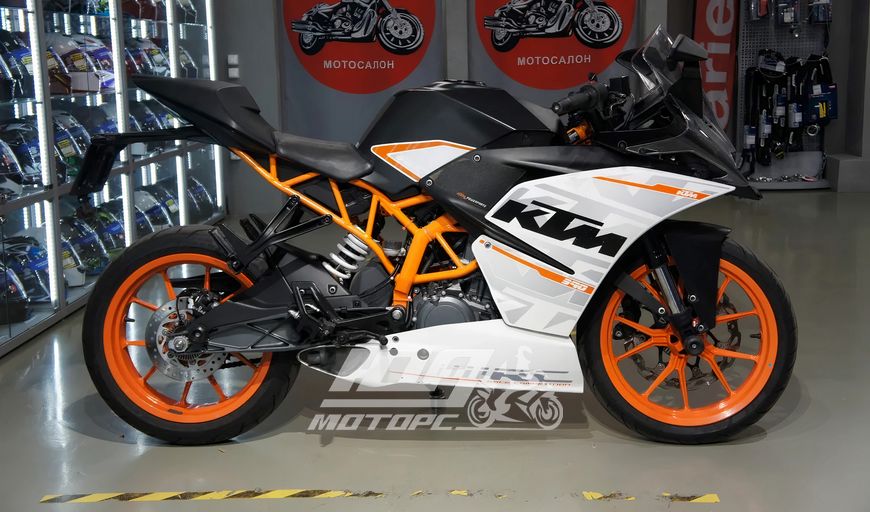 Мотоцикл KTM RC 390, Черный с бело-оранжевый