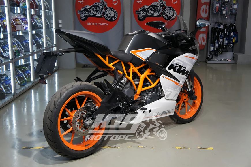 Мотоцикл KTM RC 390, Черный с бело-оранжевый