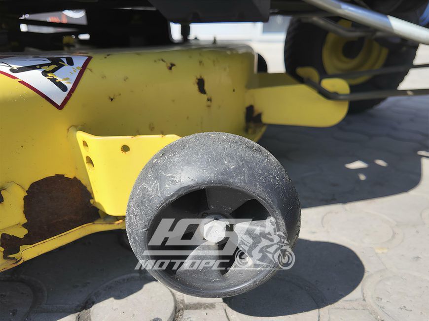 Газонокосарка John Deere X 300