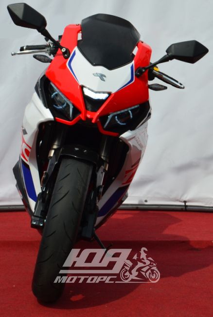 Мотоцикл TARO GP 1400, Красно-белый