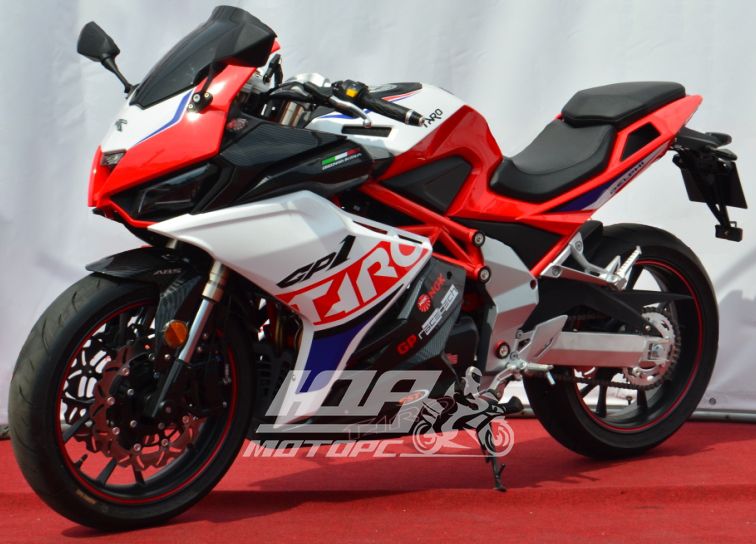 Мотоцикл TARO GP 1400, Червоно-білий