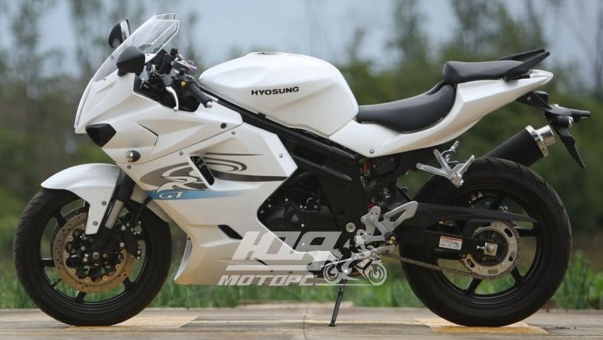 Мотоцикл HYOSUNG GT650R, Білий