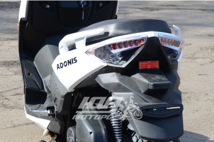 Скутер Skybike ADONIS 250, Бело-черный