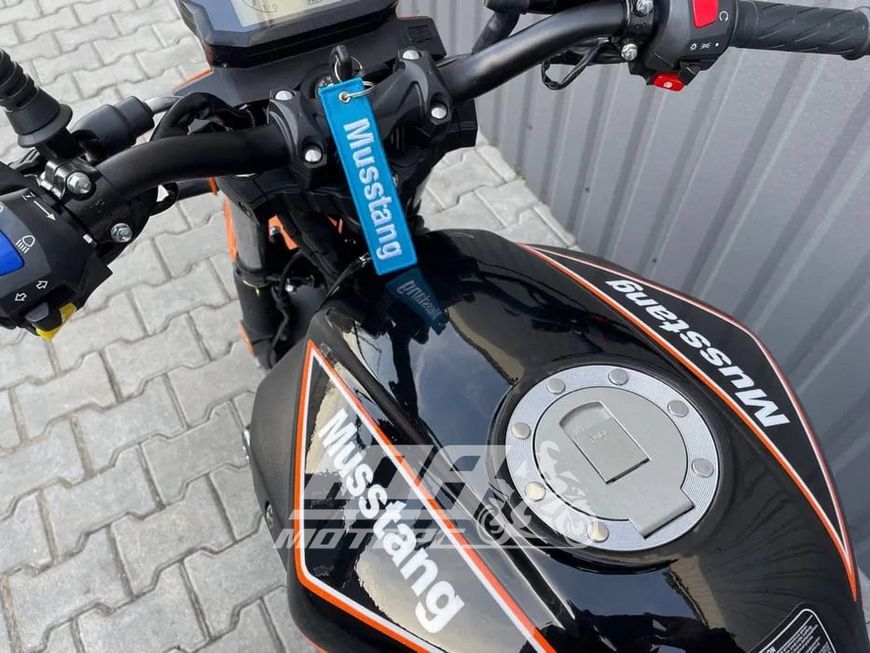 Мотоцикл MUSSTANG XTREET, Черно-оранжевый