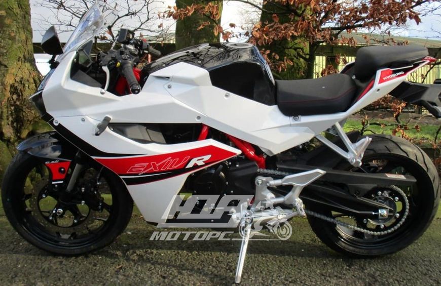 Мотоцикл HYOSUNG GD250R (EXIV 250R), Бело-красный