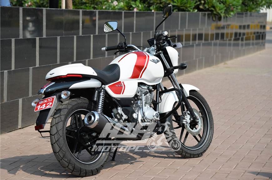 Мотоцикл BAJAJ V15, Червоно-білий