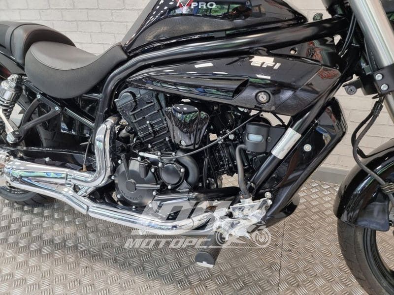 Мотоцикл HYOSUNG GV650 (GV650 AQUILA PRO), Чорний