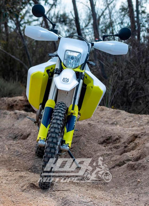 Мотоцикл HUSQVARNA 701 ENDURO LR (2020 г.), Белый с сине-желтым