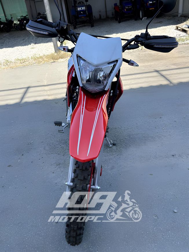 Мотоцикл SPARK SP200D-4, Красно-белый