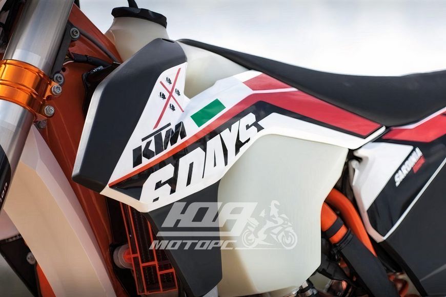 Мотоцикл KTM 350 EXC-F SIX DAYS, Черно-бело-красный