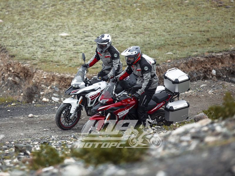 Мотоцикл BENELLI TRK 250X ABS ON-ROAD, Червоний