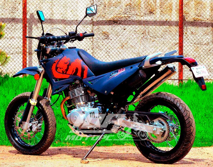Мотоцикл SKYMOTO DRAGON 250, Черно-красный