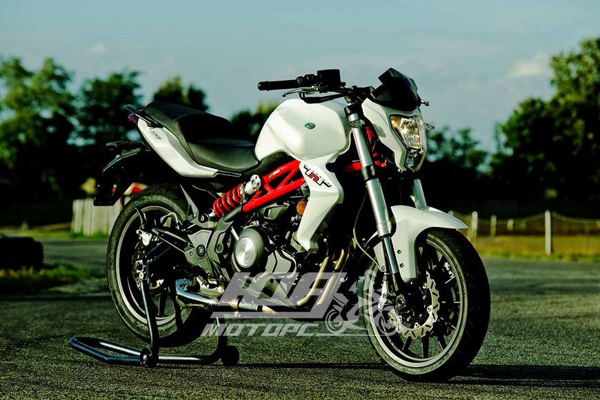 Мотоцикл BENELLI TNT 300, Бело-красный