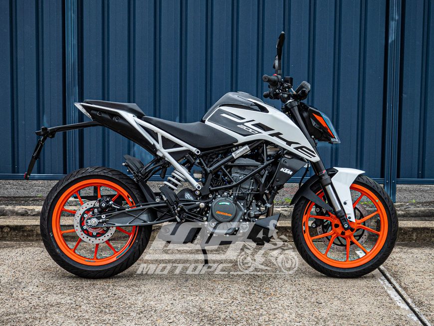 Мотоцикл KTM DUKE 200 NO ABS, Черный с бело-оранжевый