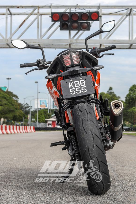 Мотоцикл KTM DUKE 390, Чорний з біло-жовтогарячий